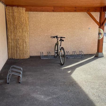 Bed and Breakfast Le Double C Saint-Victor-de-Morestel Esterno foto
