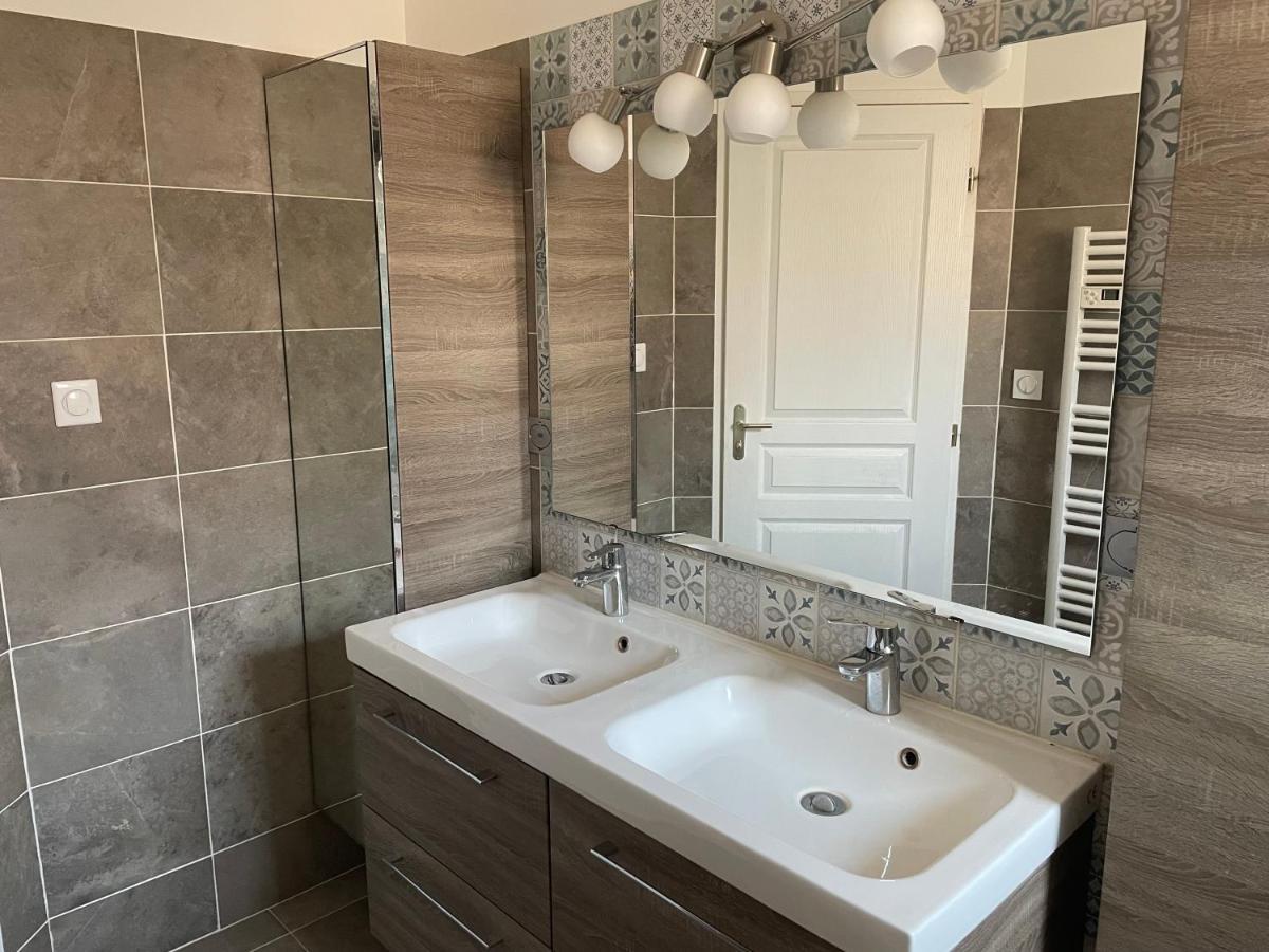 Bed and Breakfast Le Double C Saint-Victor-de-Morestel Esterno foto
