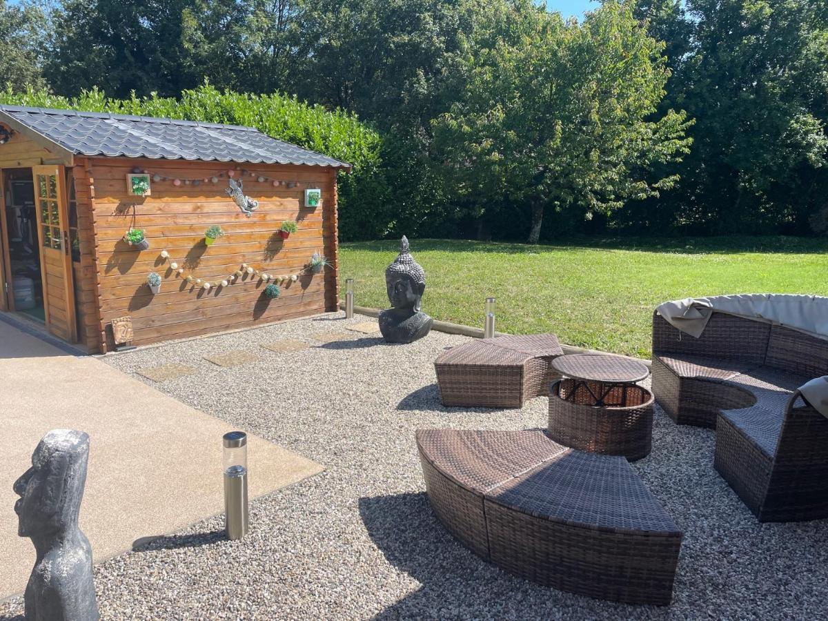 Bed and Breakfast Le Double C Saint-Victor-de-Morestel Esterno foto
