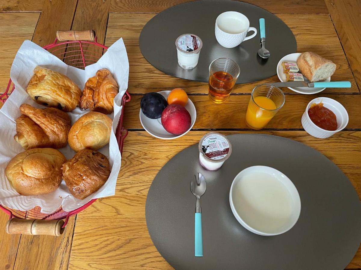 Bed and Breakfast Le Double C Saint-Victor-de-Morestel Esterno foto