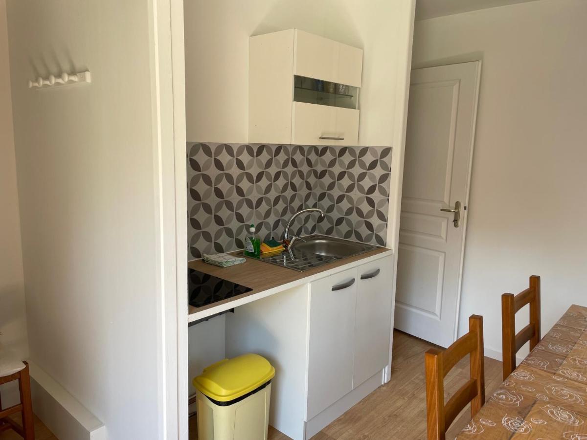 Bed and Breakfast Le Double C Saint-Victor-de-Morestel Esterno foto